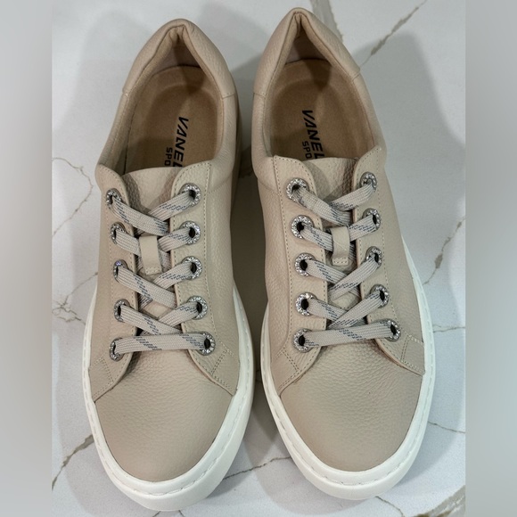 Vaneli Ysenia. Women’s Size 10. Color cream. - Picture 2 of 12